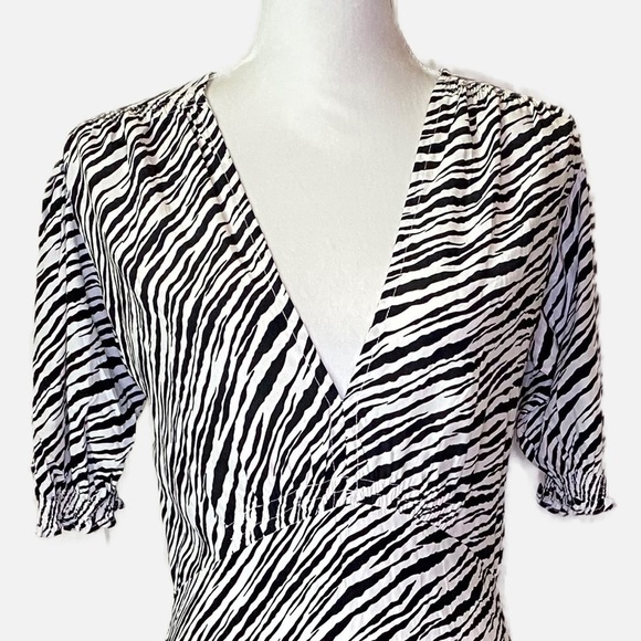 NWT Faithfull the Brand Marie Louise Midi Dress Blance Animal Print Size 4 - Picture 3 of 10